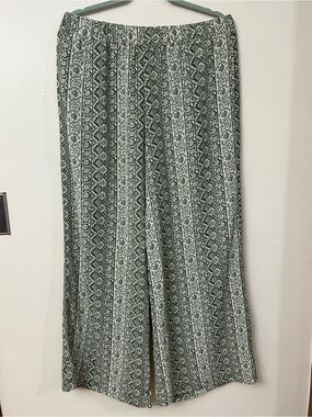 Just Be Boho Green & White Printed Wide-Leg Pants
